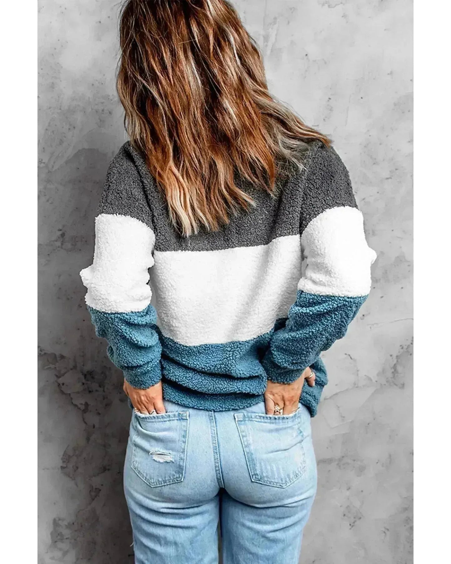 Azura Exchange Colorblock Plush Sweatshirt - M - Scarlett Rolling
