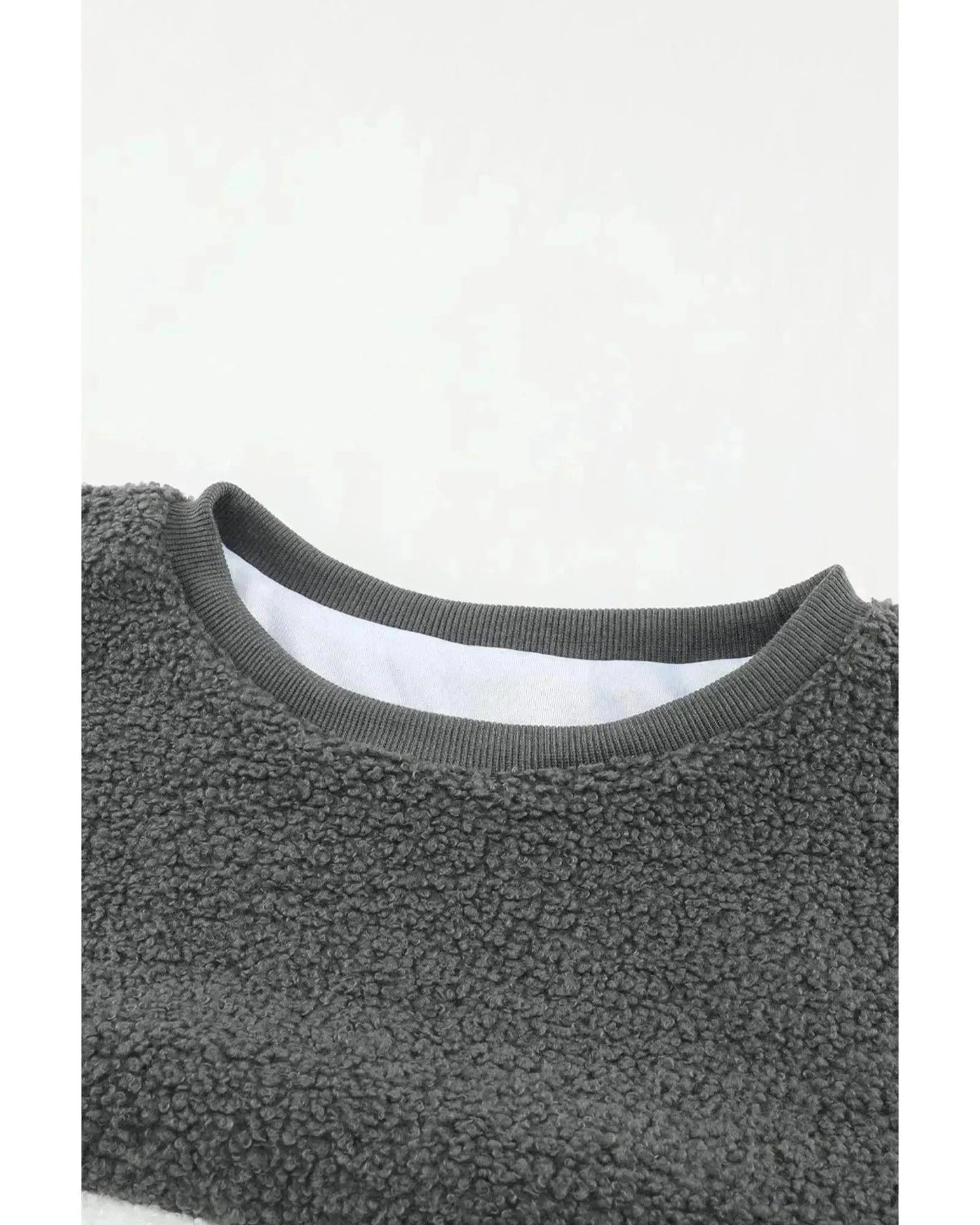 Azura Exchange Colorblock Plush Sweatshirt - M - Scarlett Rolling