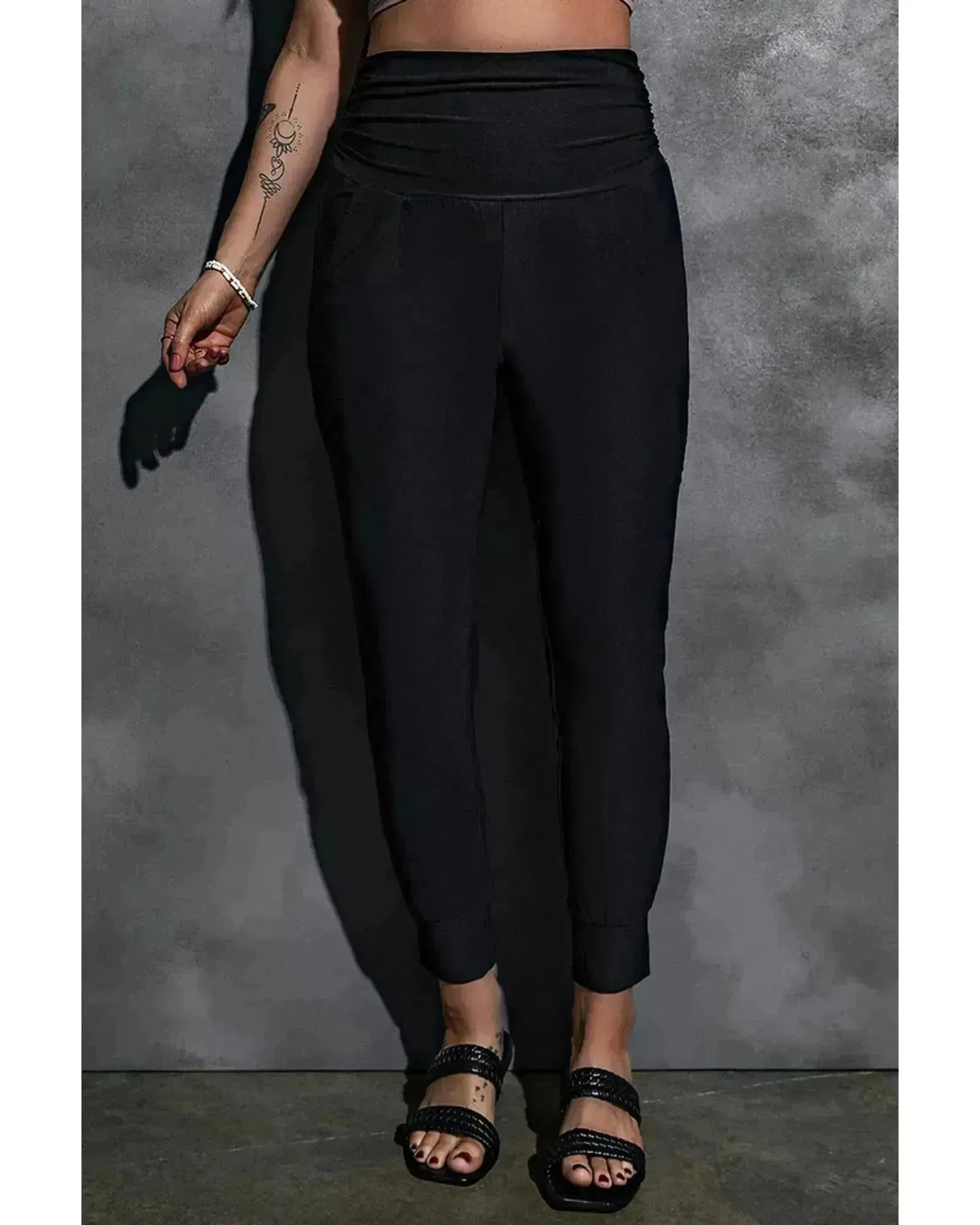Azura Exchange Pleated Pocket Leggings - S - Scarlett Rolling