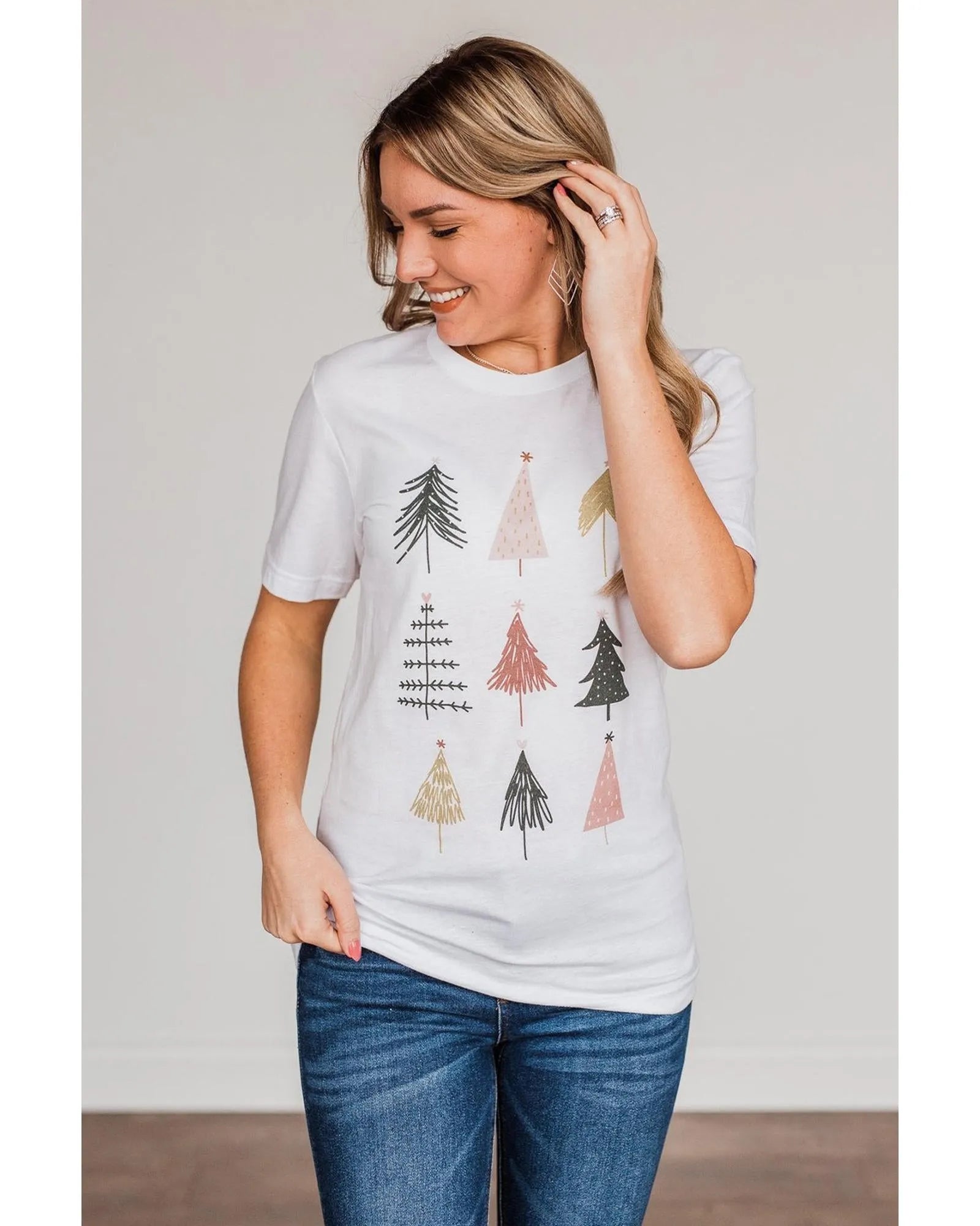 Azura Exchange Christmas Tree Graphic Tee - 2XL - Scarlett Rolling