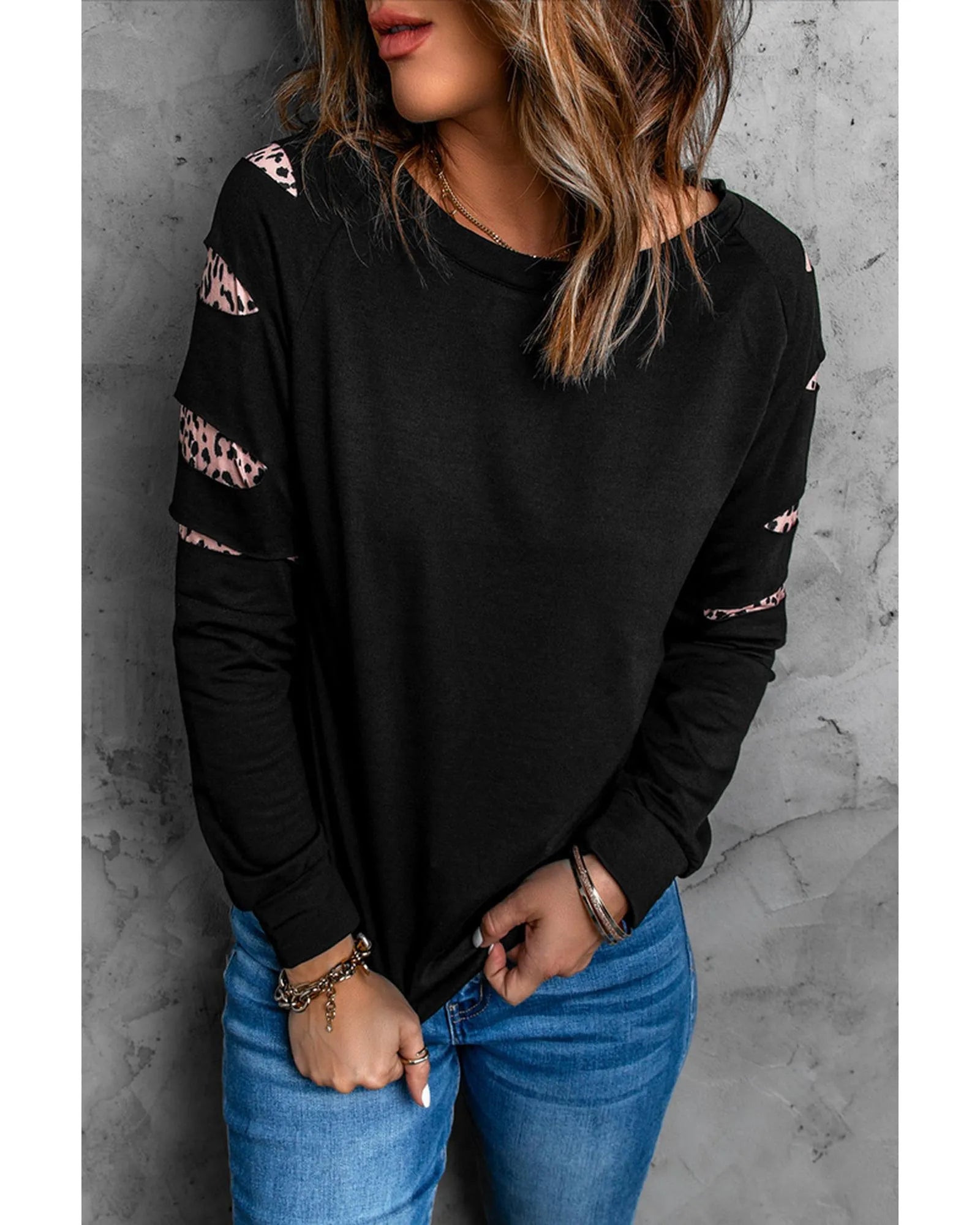 Azura Exchange Black Sweatshirt - M - Scarlett Rolling