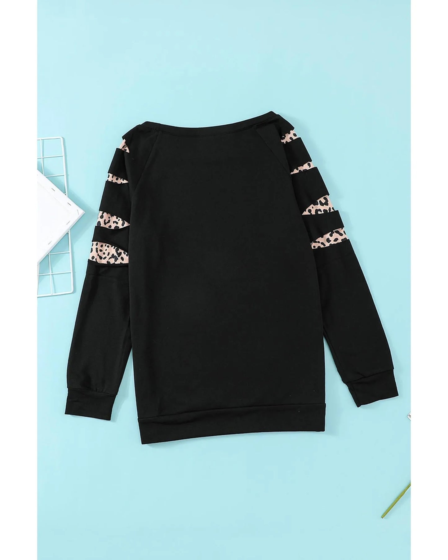 Azura Exchange Black Sweatshirt - M - Scarlett Rolling